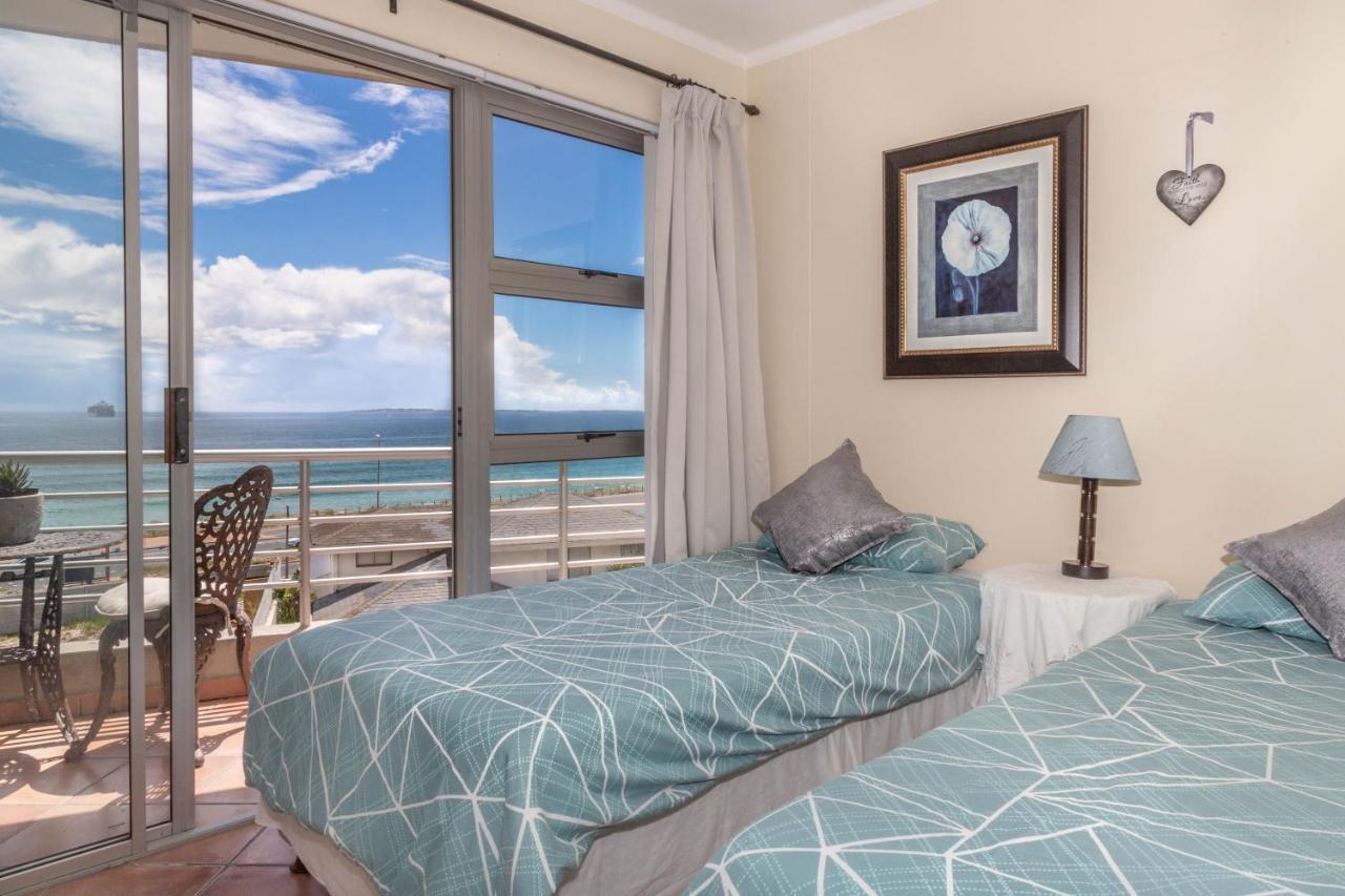 Luxury Beachfront 2 Bed, 2 Bath With Communal Swimming Pool Apartment Cape Town Exterior photo