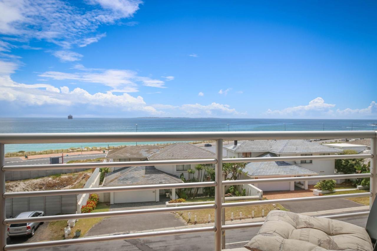 Luxury Beachfront 2 Bed, 2 Bath With Communal Swimming Pool Apartment Cape Town Exterior photo