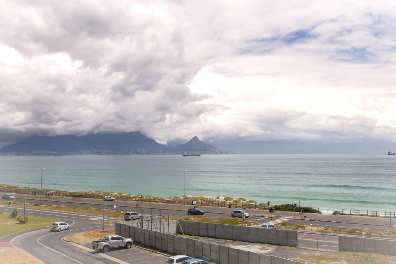 Luxury Beachfront 2 Bed, 2 Bath With Communal Swimming Pool Apartment Cape Town Exterior photo